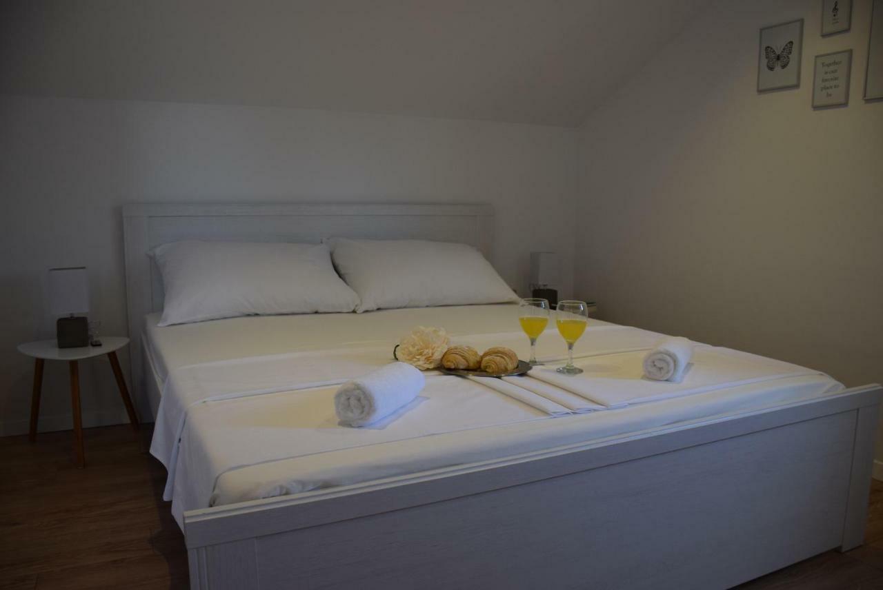 Apartments Zelic Vodice Kültér fotó